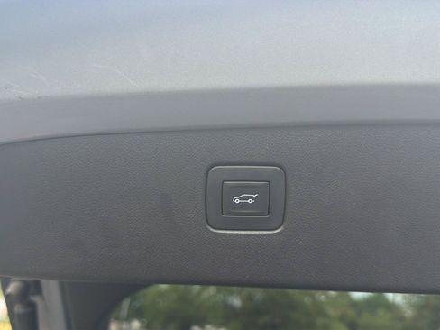 Used 2024 Buick Envista Sport Touring w/ Convenience I Package FWD image 17
