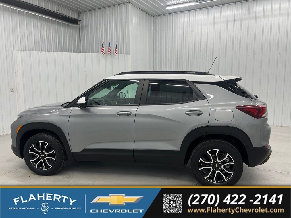 Used 2023 Chevrolet TrailBlazer ACTIV AWD/4WD image 5