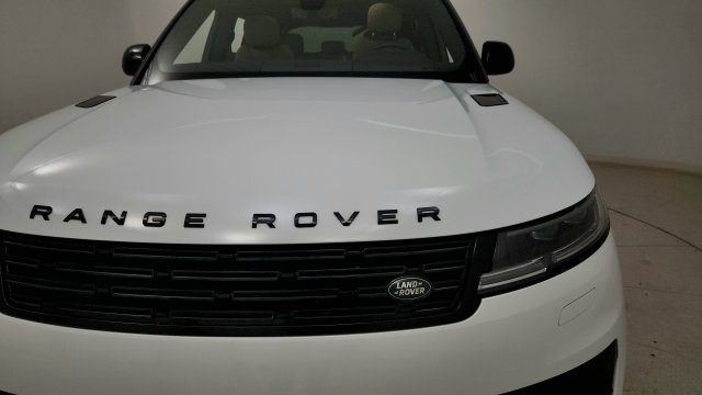 Used 2025 Land Rover Range Rover Sport SE AWD/4WD image 23