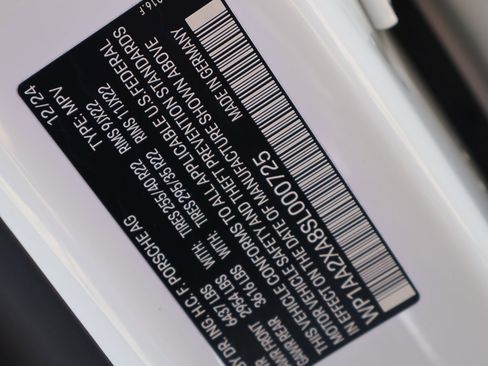 Used 2025 Porsche Macan 4 Electric image 31