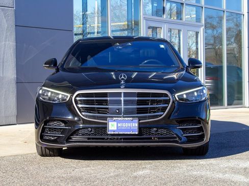 Used 2022 Mercedes-Benz S 580 4MATIC Sedan image 2