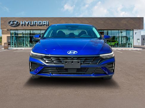 New 2024 Hyundai Elantra Limited image 12