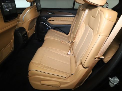 Used 2025 Jeep Grand Cherokee L Summit w/ Advanced Protech Group IV AWD/4WD image 15