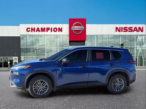 Used 2023 Nissan Rogue S image 4