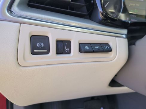 Certified 2023 Cadillac XT5 Premium Luxury w/ Technology Package image 18