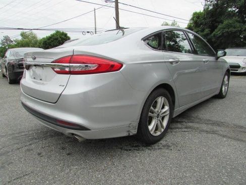 Used 2018 Ford Fusion SE FWD image 9