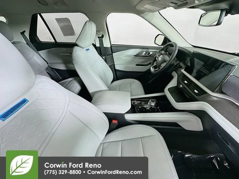 New 2026 Ford Explorer Platinum w/ LUX Leather Package AWD/4WD image 29