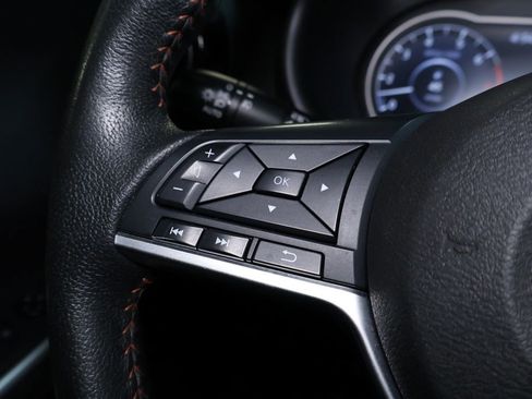 Used 2020 Nissan Kicks SR w/ Exterior Package image 19