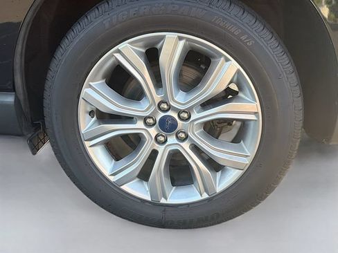 Used 2020 Ford Edge Titanium w/ Equipment Group 301A AWD/4WD image 29