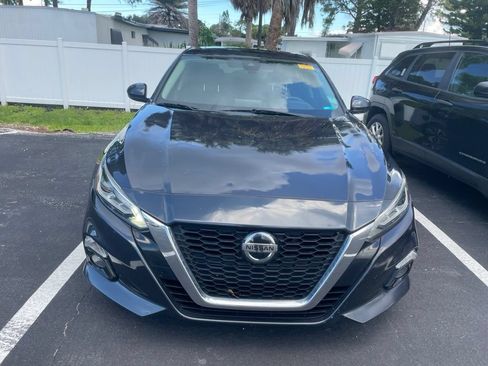 Used 2019 Nissan Altima 2.5 SL FWD image 2
