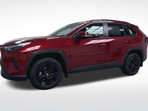 Used 2025 Toyota RAV4 XLE w/ Convenience Package AWD/4WD image 4