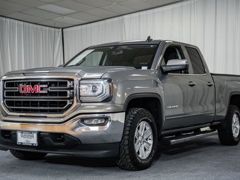 Used 2017 GMC Sierra 1500 SLE w/ SLE Value Package image 3