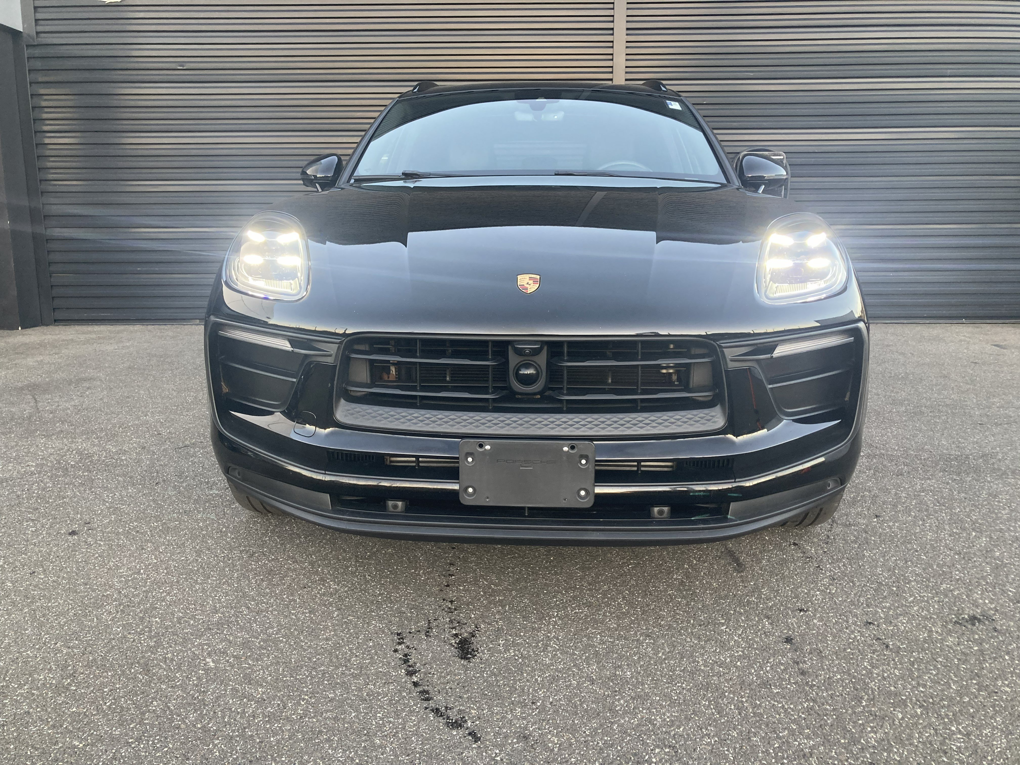 Certified 2024 Porsche Macan AWD/4WD image 12