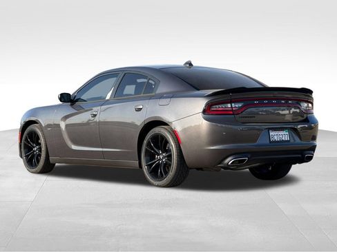Used 2018 Dodge Charger R/T w/ Blacktop Package RWD image 3
