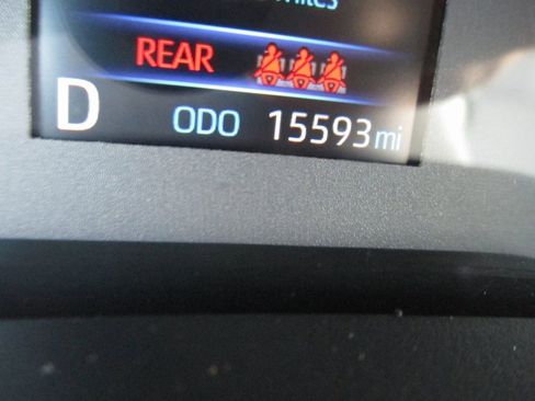 Used 2025 Toyota Corolla SE image 20