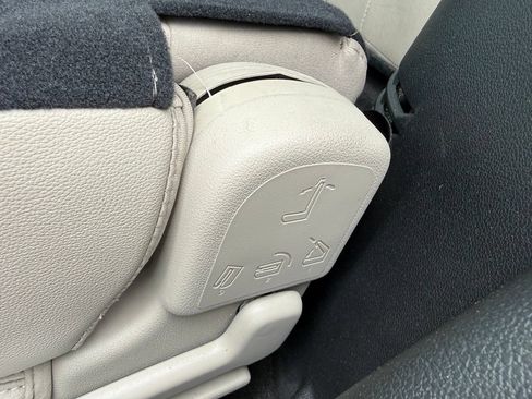 Used 2018 Ford Explorer Limited w/ Ford Safe & Smart Package AWD/4WD image 43