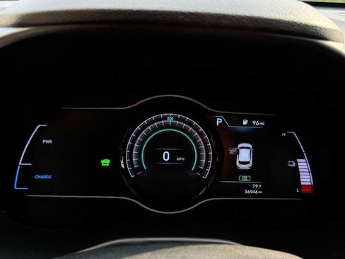Used 2021 Hyundai Kona Limited w/ Cargo Package FWD image 16