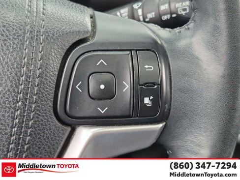 Used 2015 Toyota Highlander XLE AWD/4WD image 20