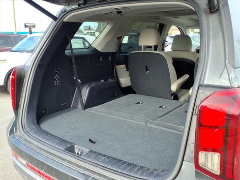 Used 2024 Hyundai Palisade Limited image 25