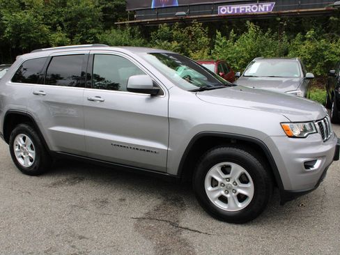 Used 2017 Jeep Grand Cherokee Laredo w/ Quick Order Package 23E image 5