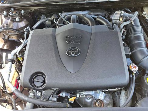 Used 2020 Toyota Avalon XLE w/ Moonroof Package FWD image 22