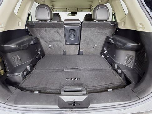 Used 2018 Nissan Rogue SL image 26