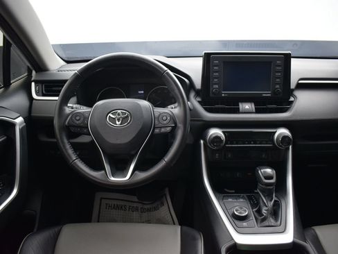 Used 2020 Toyota RAV4 XLE w/ XLE Grade Weather Package AWD/4WD image 14