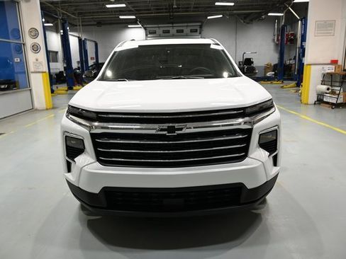 New 2026 Chevrolet Traverse LT w/ Sun and Wheel Package image 2