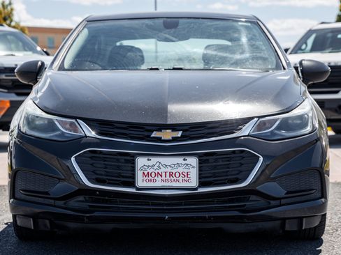 Used 2016 Chevrolet Cruze LT FWD image 2