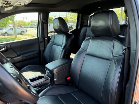 Used 2023 Toyota Tacoma TRD Off-Road w/ TRD Premium Off Road Package AWD/4WD image 16