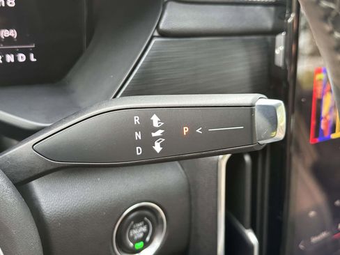 Used 2024 GMC Acadia Elevation image 16