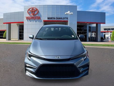 Used 2024 Toyota Corolla SE FWD image 3