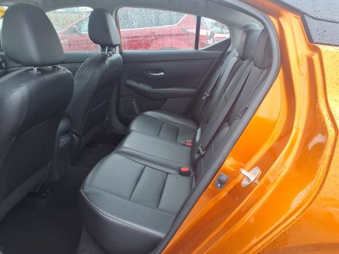 Used 2023 Nissan Sentra SR w/ SR Premium Package image 9