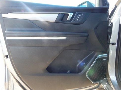 Used 2025 Buick Enclave Preferred image 17