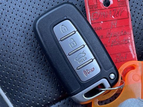 Used 2014 Hyundai Veloster Turbo image 27