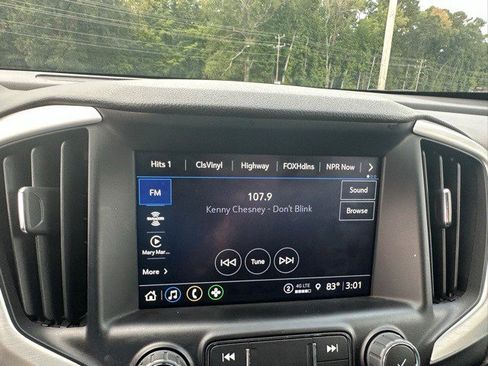 Certified 2024 GMC Terrain SLT image 27