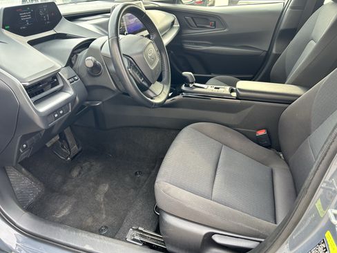 Used 2024 Toyota Prius LE FWD image 11