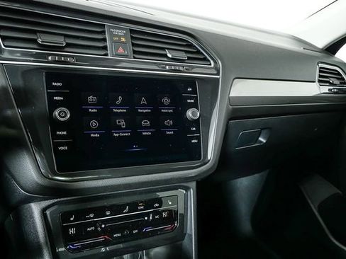 Certified 2023 Volkswagen Tiguan SE image 12