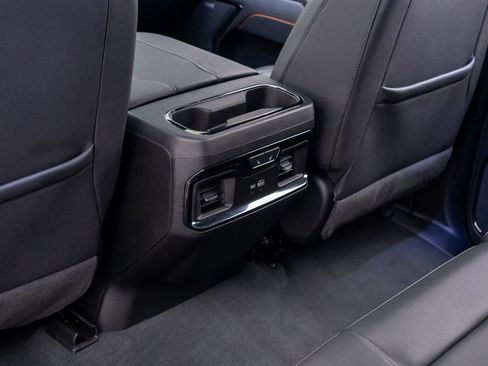 Used 2023 GMC Sierra 1500 AT4 w/ Technology Package AWD/4WD image 19