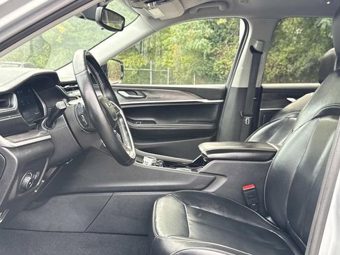 Used 2021 Jeep Grand Cherokee L Limited image 16