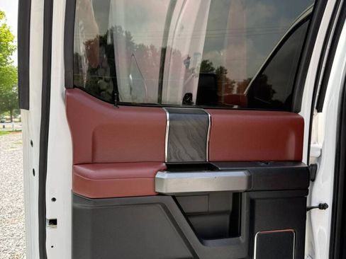 Used 2018 Ford F250 Platinum w/ Platinum Ultimate Package AWD/4WD image 21