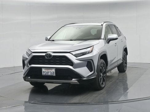 Used 2025 Toyota RAV4 SE image 58