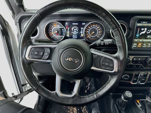 Used 2022 Jeep Wrangler Unlimited Sahara w/ Cold Weather Group AWD/4WD image 12