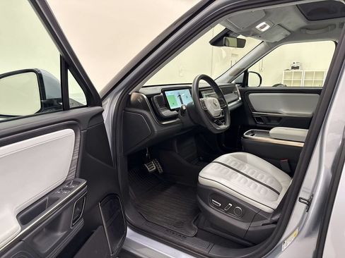 Used 2024 Rivian R1T Adventure AWD/4WD image 13