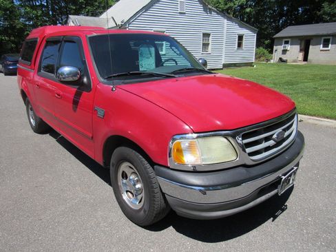 Used 2002 Ford F150 XLT RWD image 2