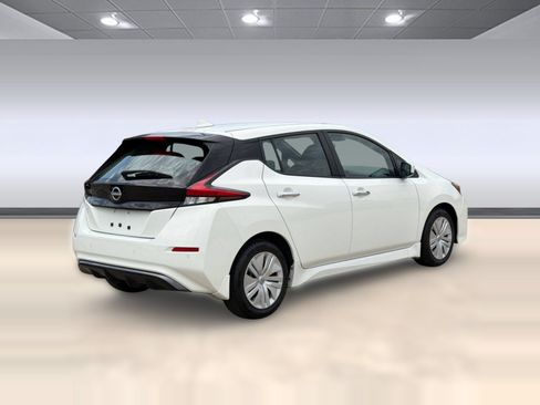 Used 2023 Nissan Leaf S FWD image 9