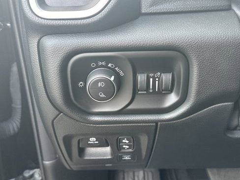 Certified 2025 RAM 1500 Big Horn image 29
