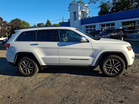 Used 2019 Jeep Grand Cherokee Limited AWD/4WD image 9