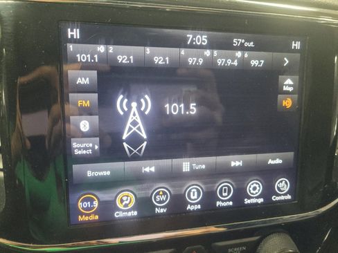 Used 2021 Jeep Grand Cherokee Limited image 25