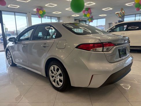 Used 2025 Toyota Corolla LE image 10